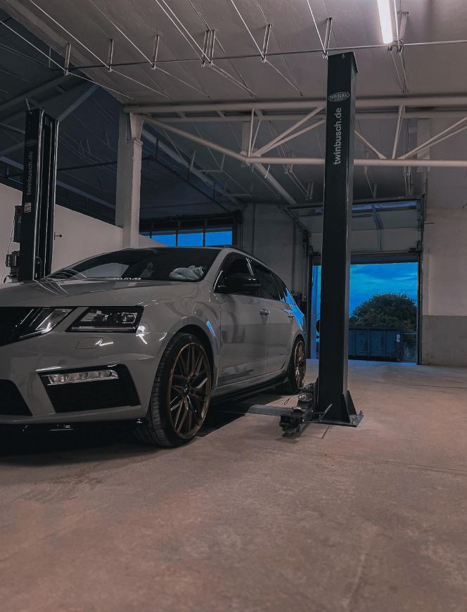 Graues_auto