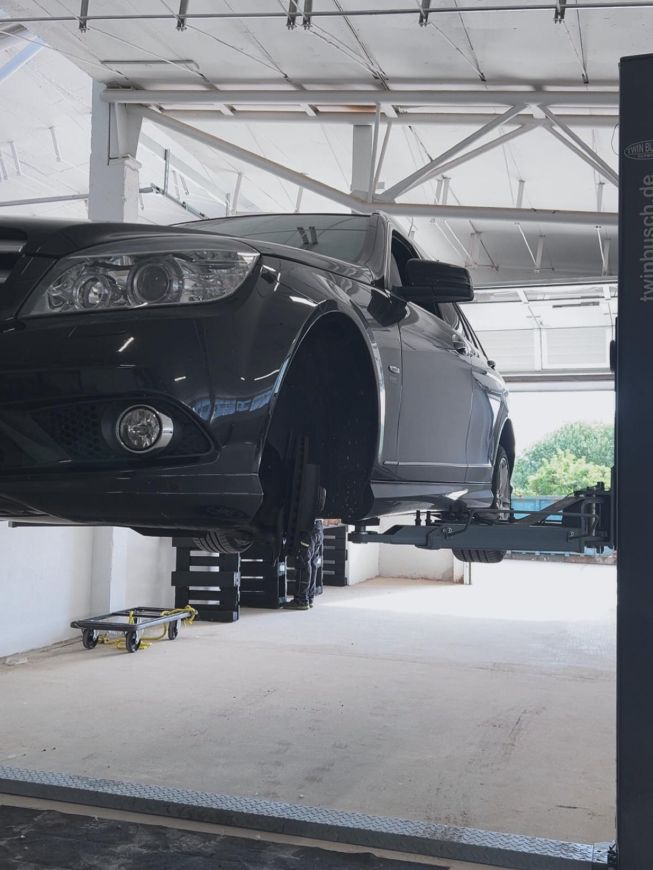 Schwarzes_auto